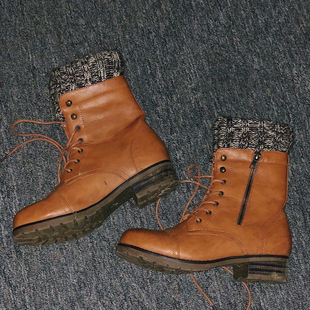 Brown boots with knit material